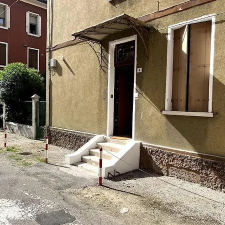 Appartement 100 Mt To Station Venezia,free Parking,shuttle Airport Gorizia Mestre