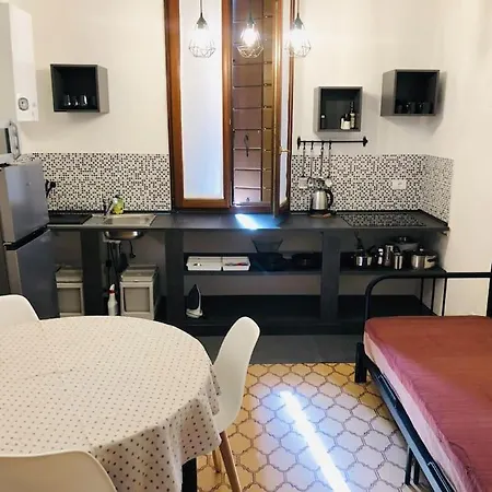 100 Mt To Station Venezia,free Parking,shuttle Airport Gorizia